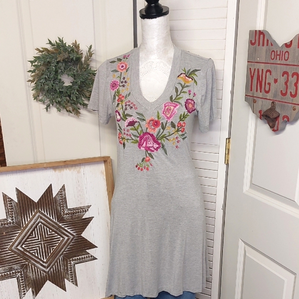 Floral Embroidered V Neck Gray Knit Dress Medium By Caite
